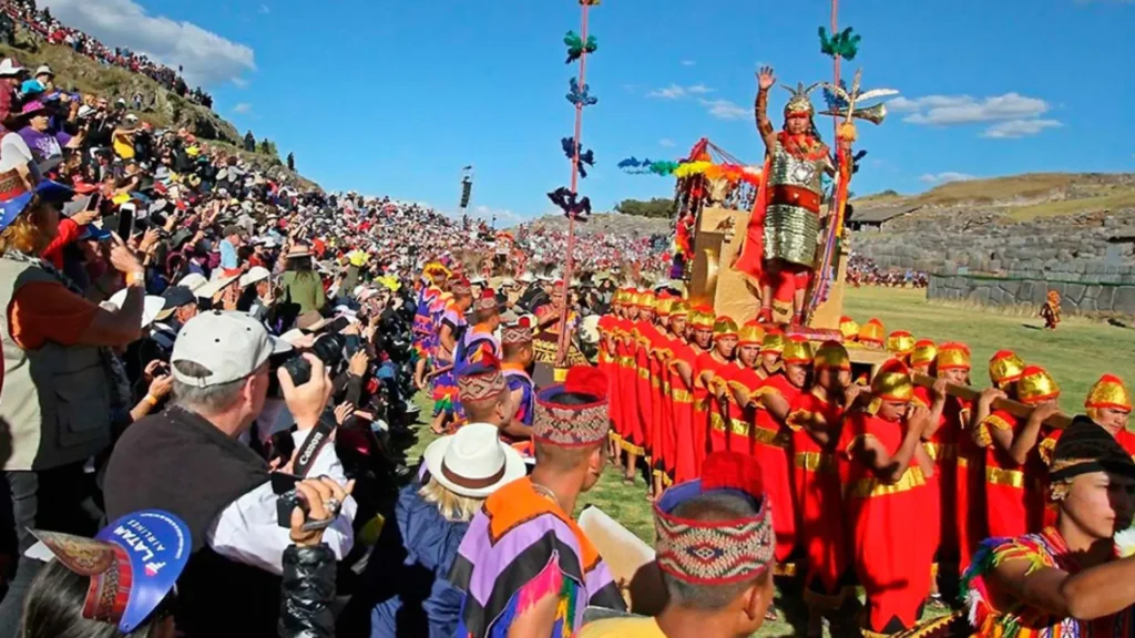 Tourists enjoying the Inti Raymi tour organized by an agency.
